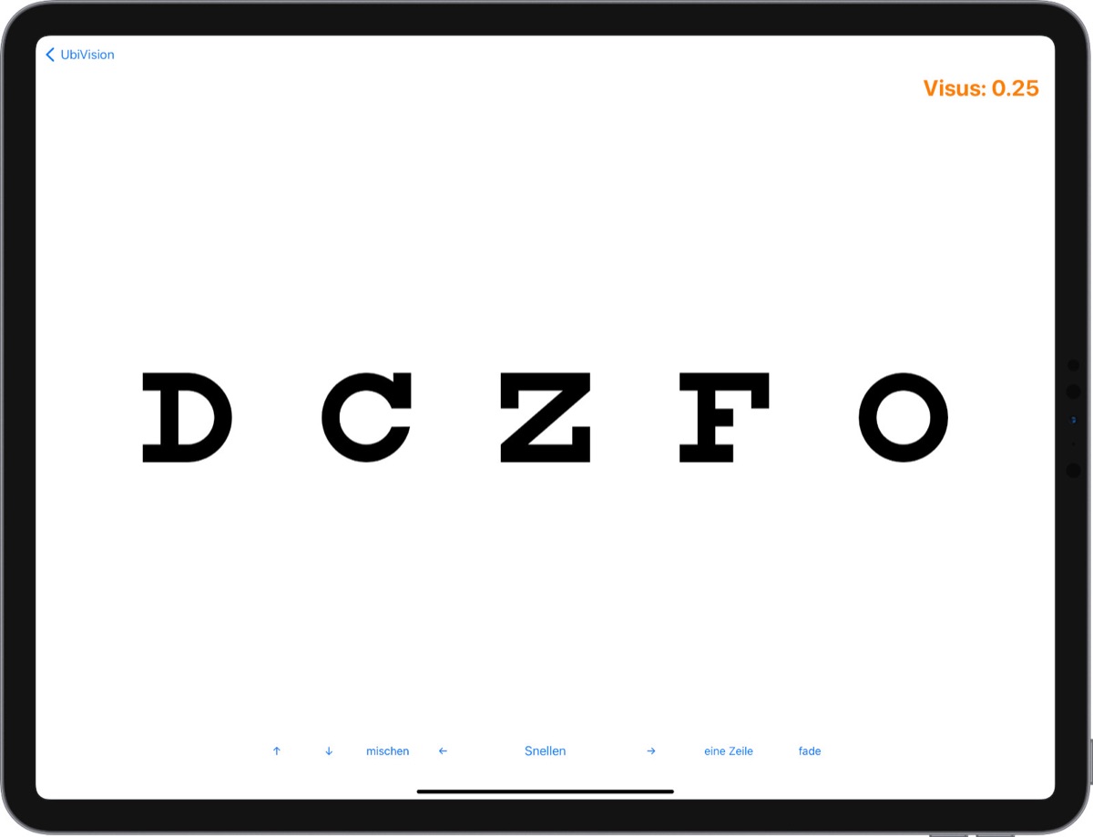 iPad mit Sehzeichen der App UbiVision, Snellen-Buchstaben, Visus 0,25